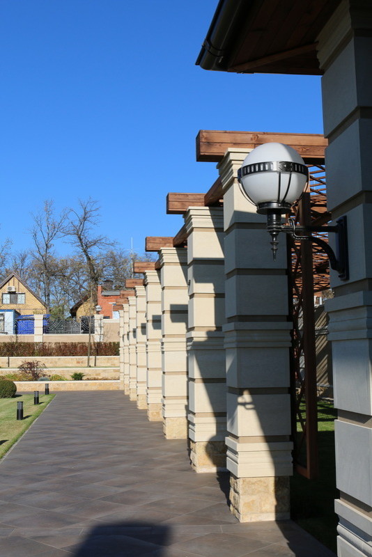 Усадьба с комплексом построек