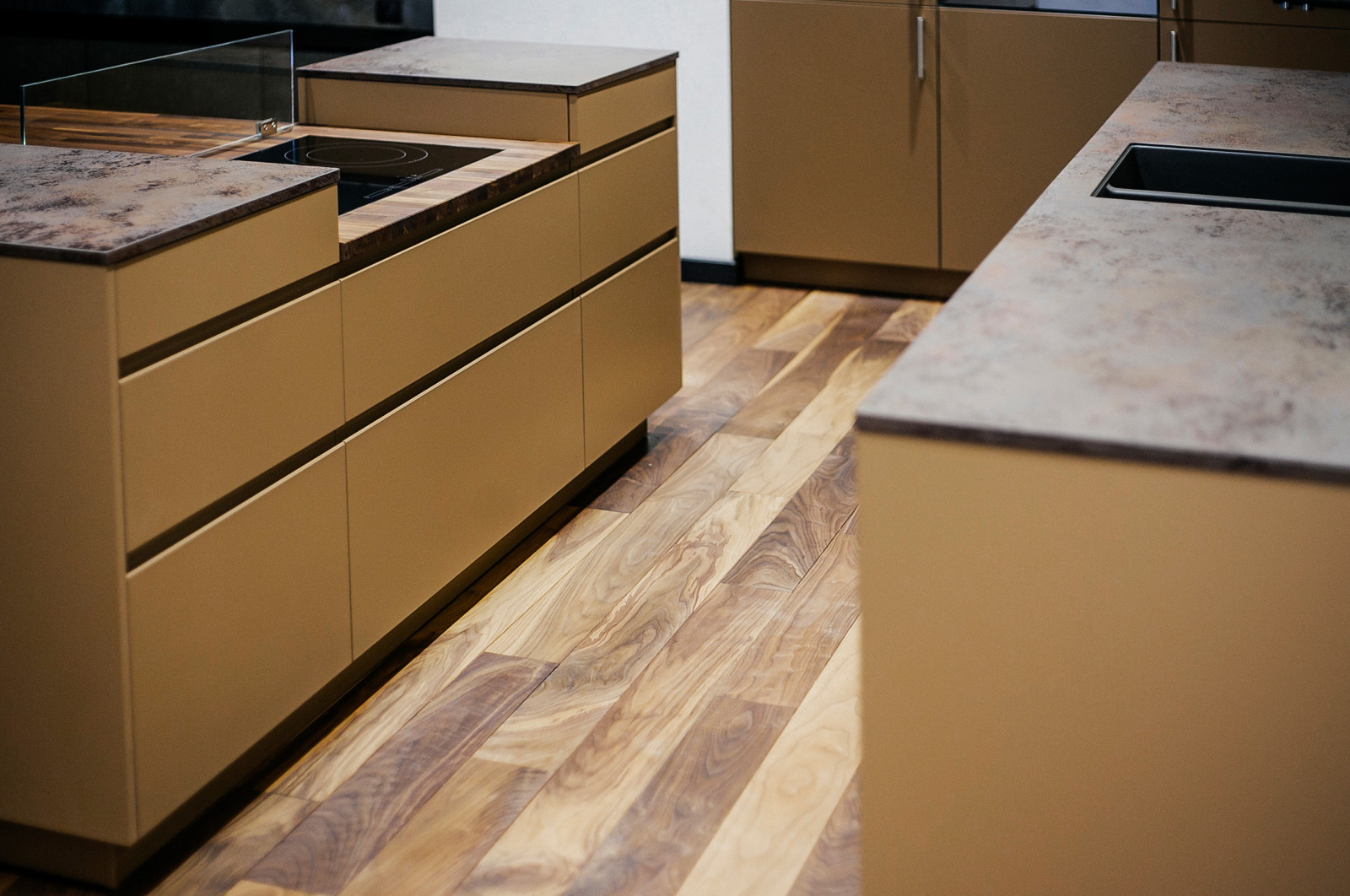 Кухня в пряных тонах