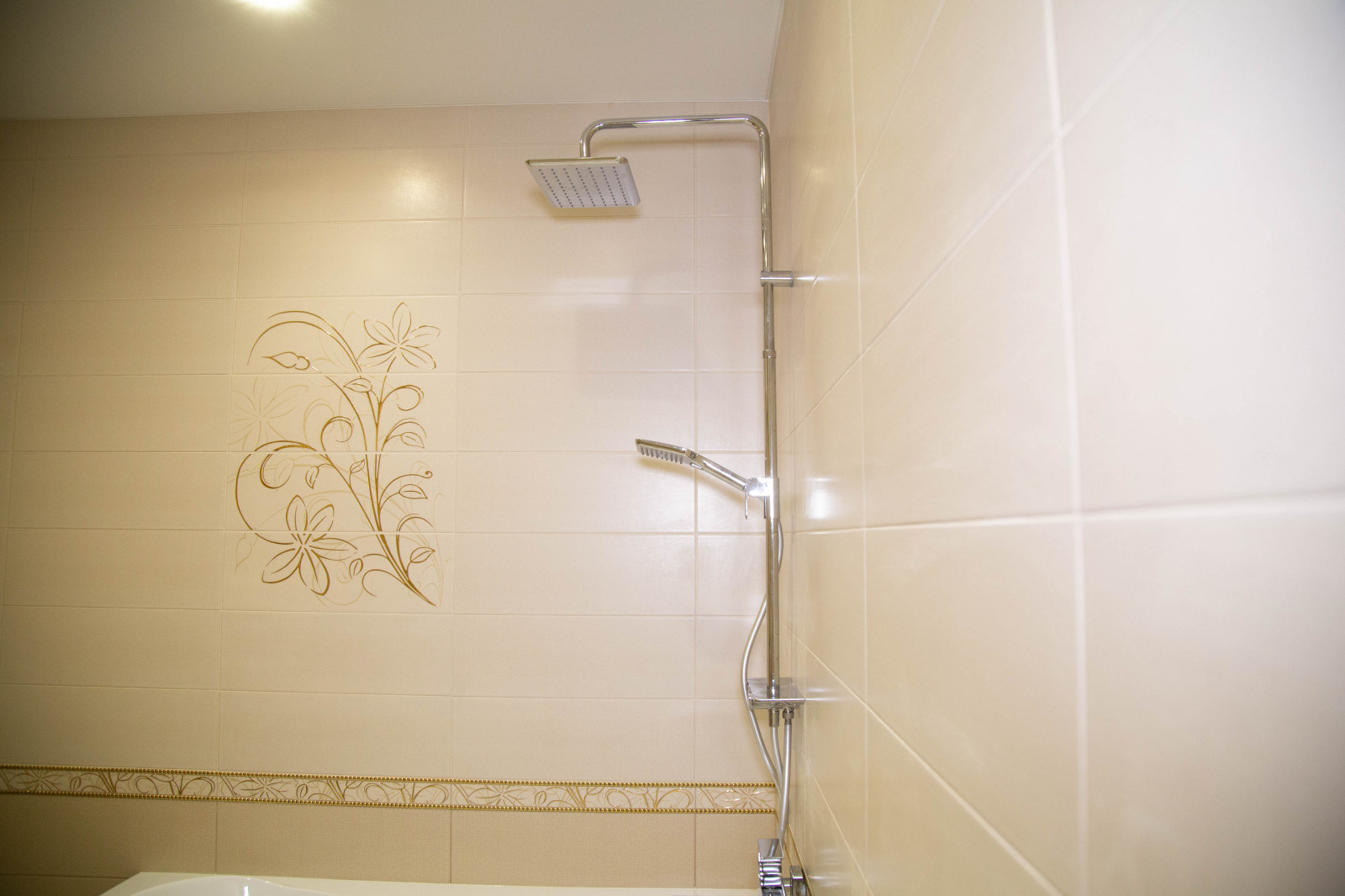 Тропический душ в ванной