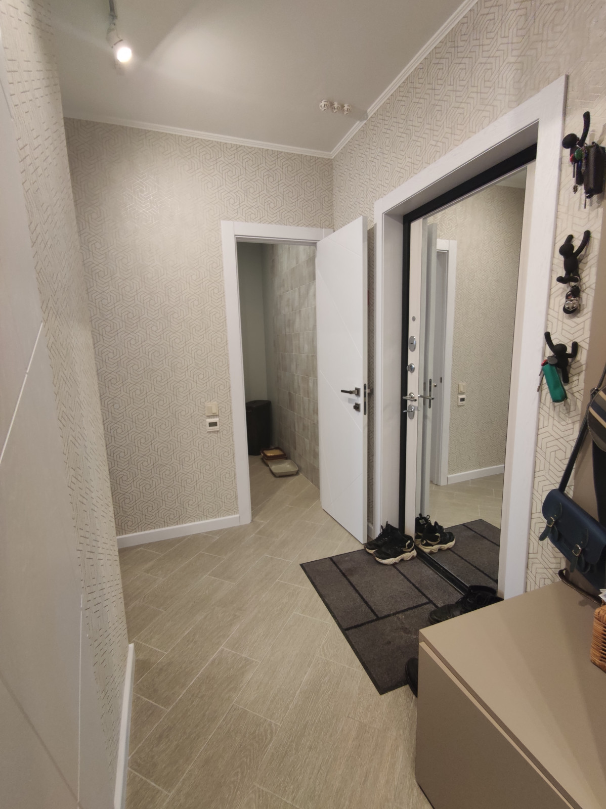 Прихожая в 2 комнатной новостройке