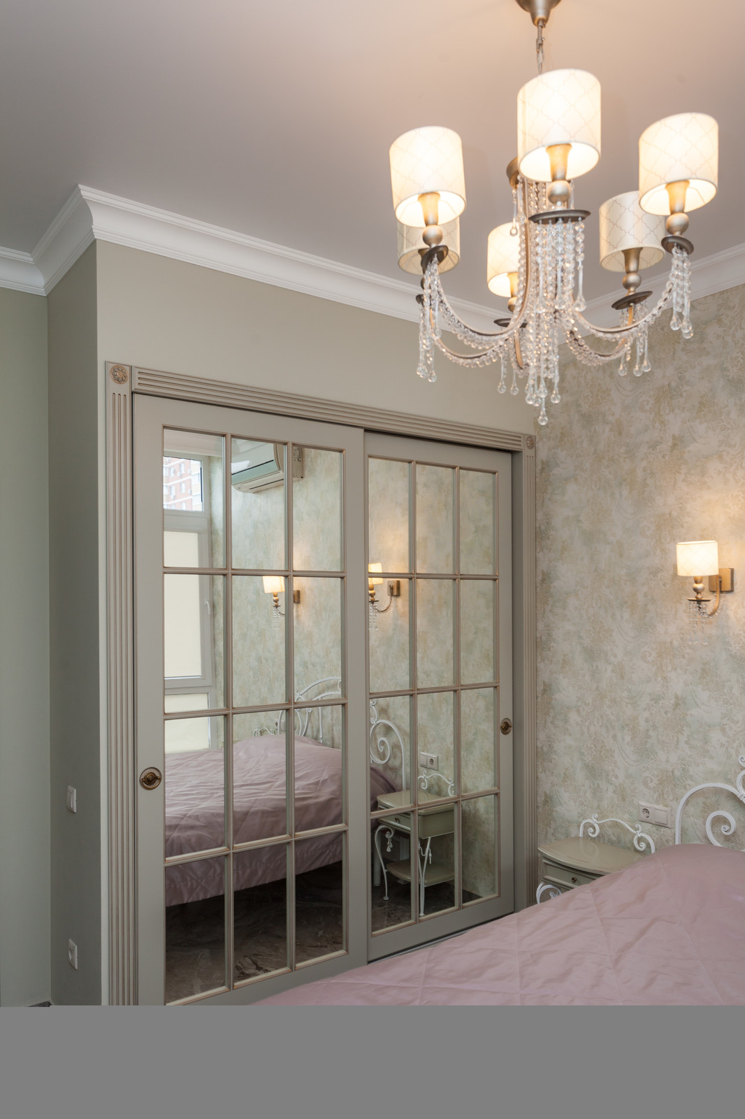 Шкаф-купе в стиле прованс