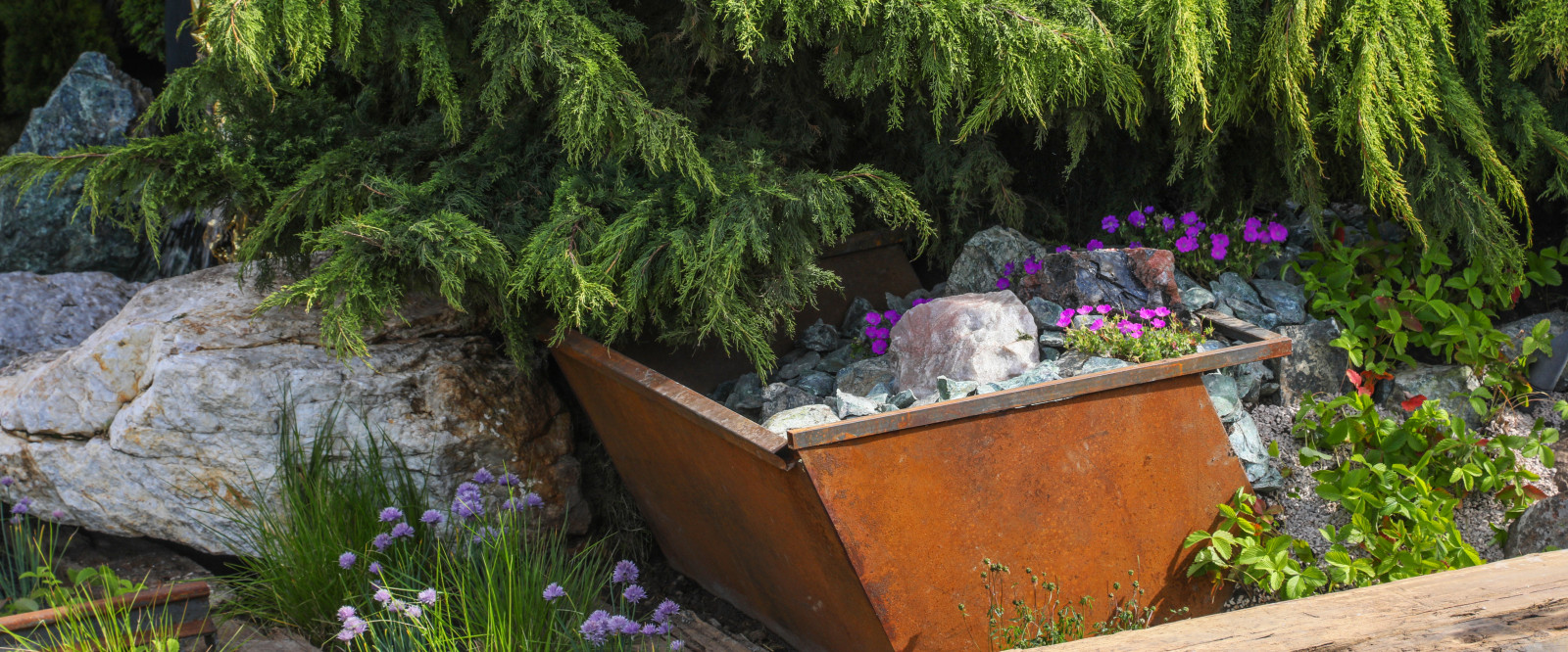 Малахитовая шкатулка, выставочный сад