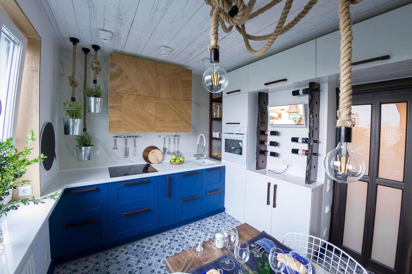 Проект недели: Необычная кухня в обычном панельном доме