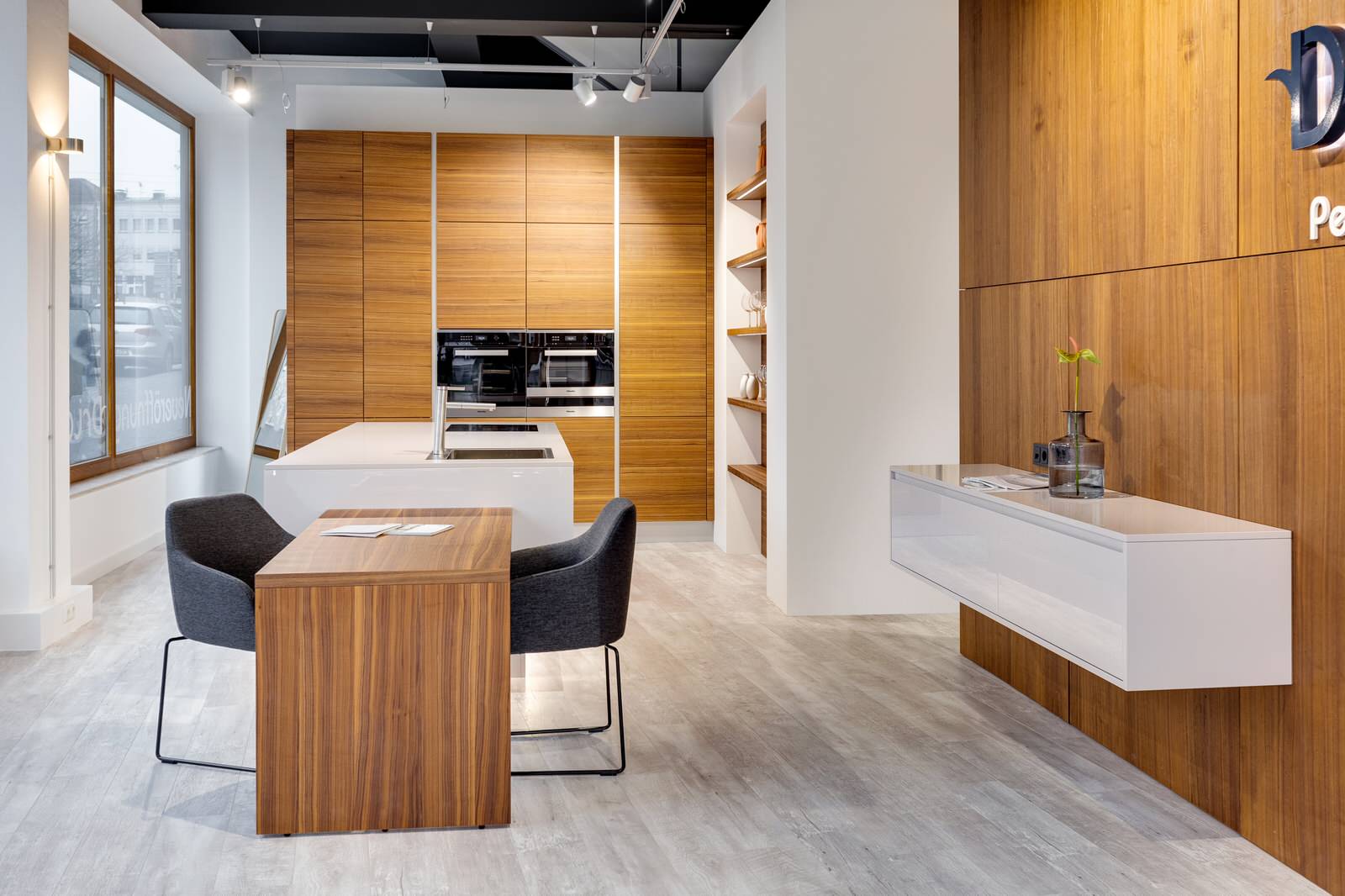 Шпонированные кухни