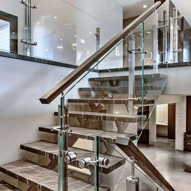 Нержавеющие лестничные ограждения со стеклом