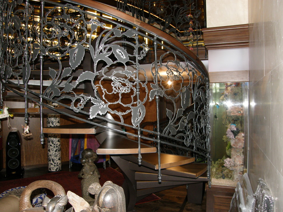 Уникальная винтовая лестница (2013)