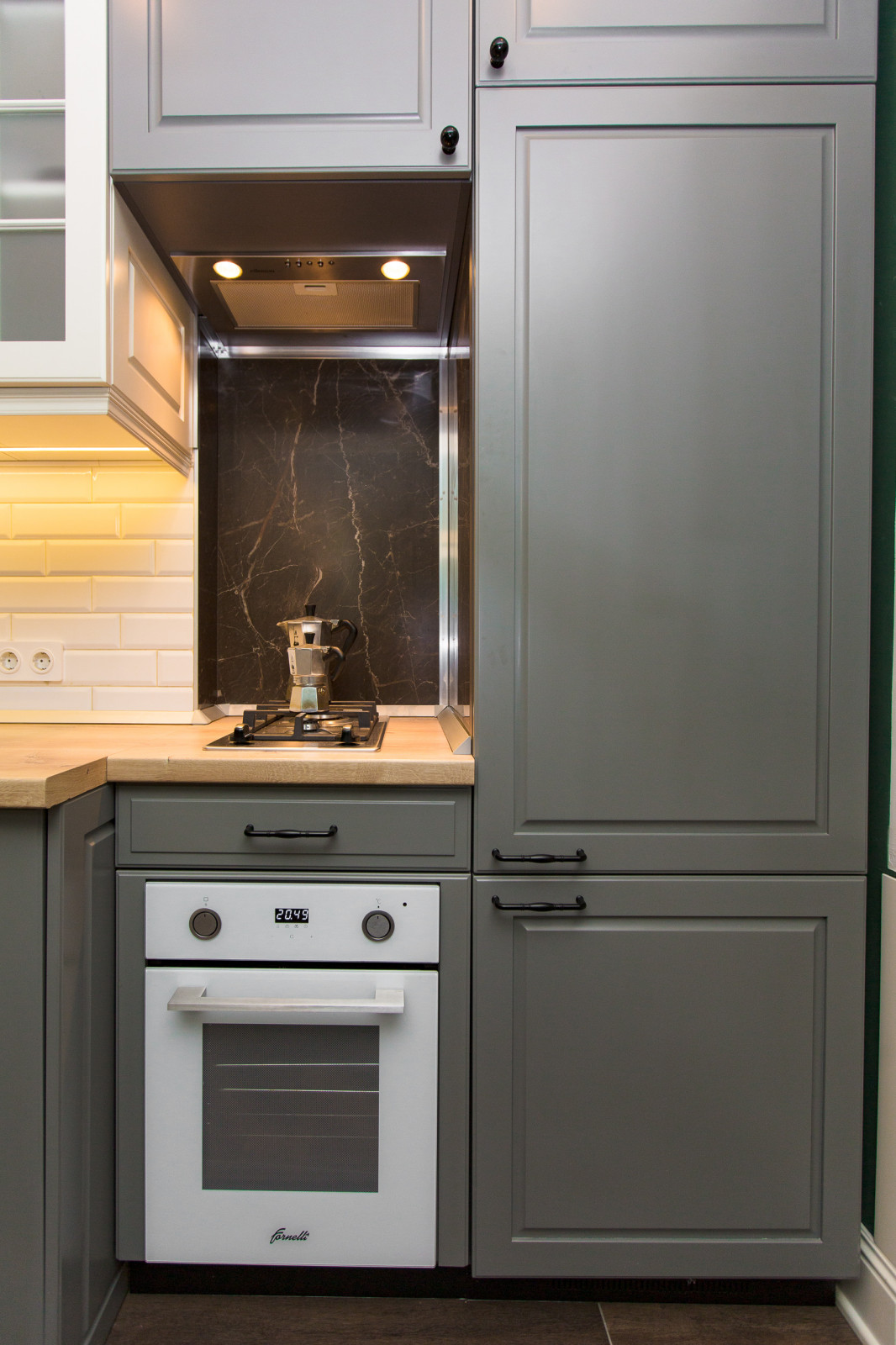 Кухня строгих форм для мужчины хирурга