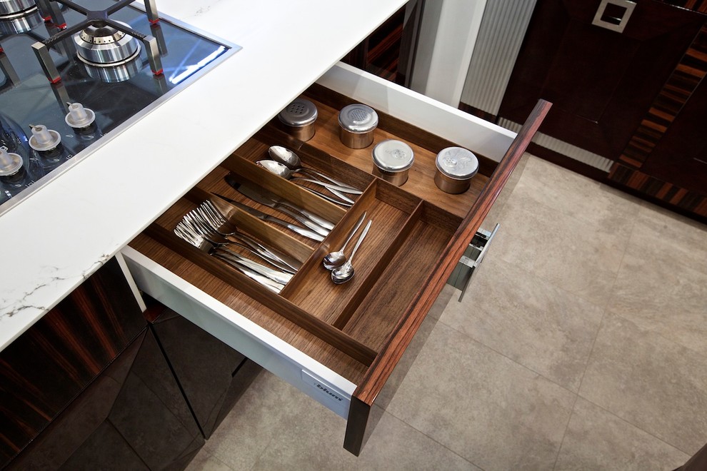 ИМПЕРИЯ, КЛАССИЧЕСКАЯ МОДЕЛЬ КУХНИ.