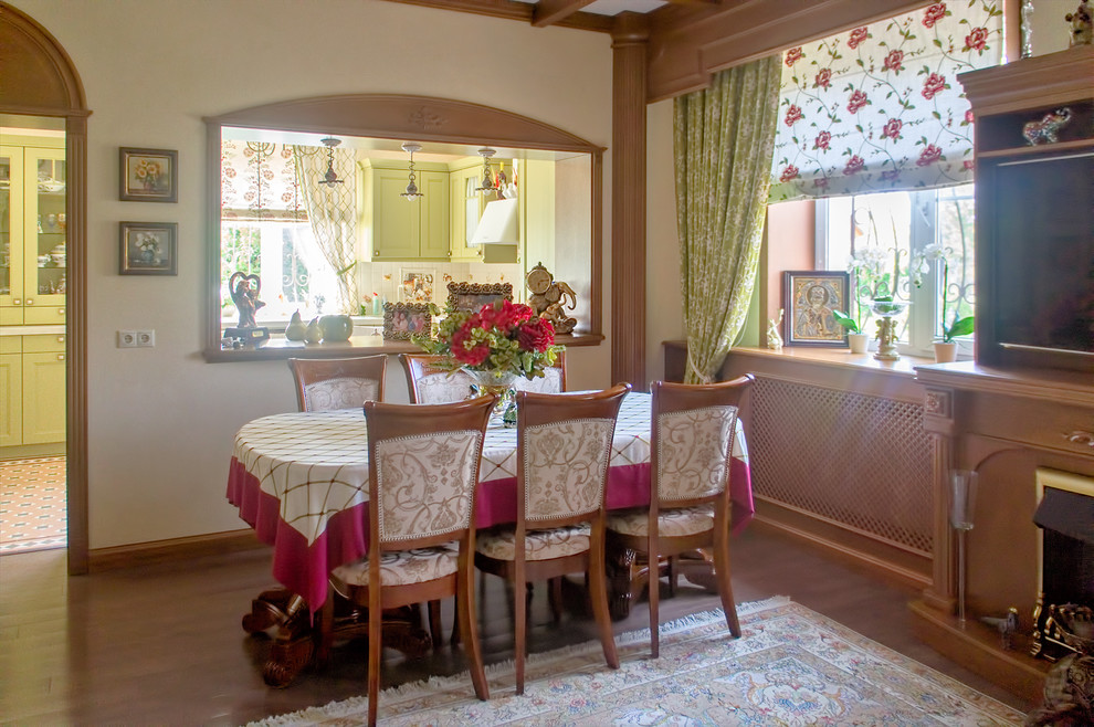 Гостиная в загородном доме в Костомарово