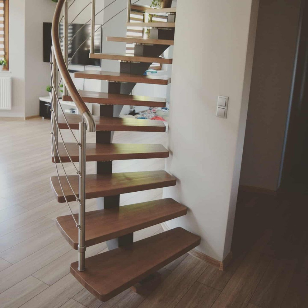 Винтовая лестница на центральном косоуре