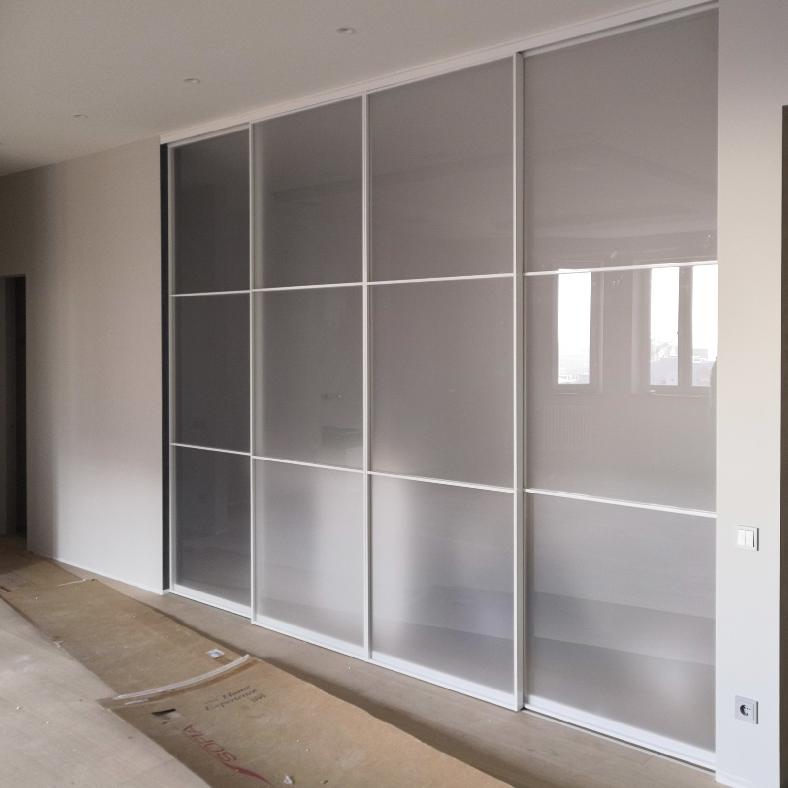 Раздвижные двери в нишу raumplus