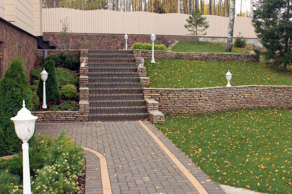 Дом из кирпича в Охтинском парке