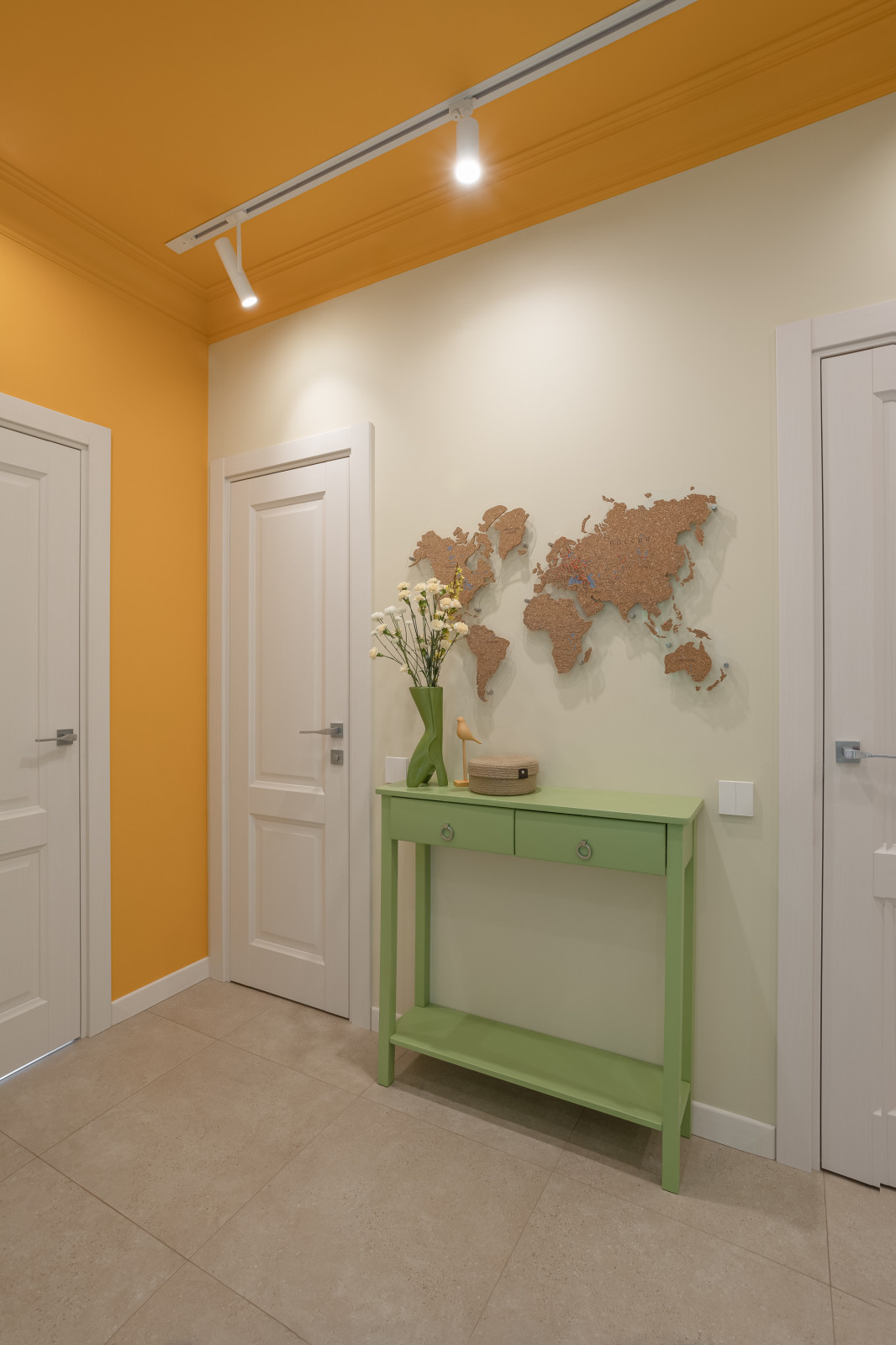 Реализованный проект яркой квартиры в ЖК "Мичурин"