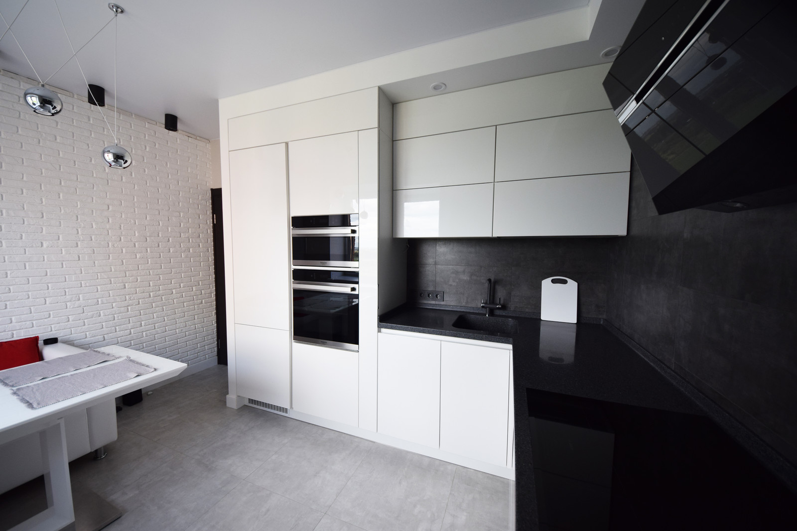 Черно-белый минимализм