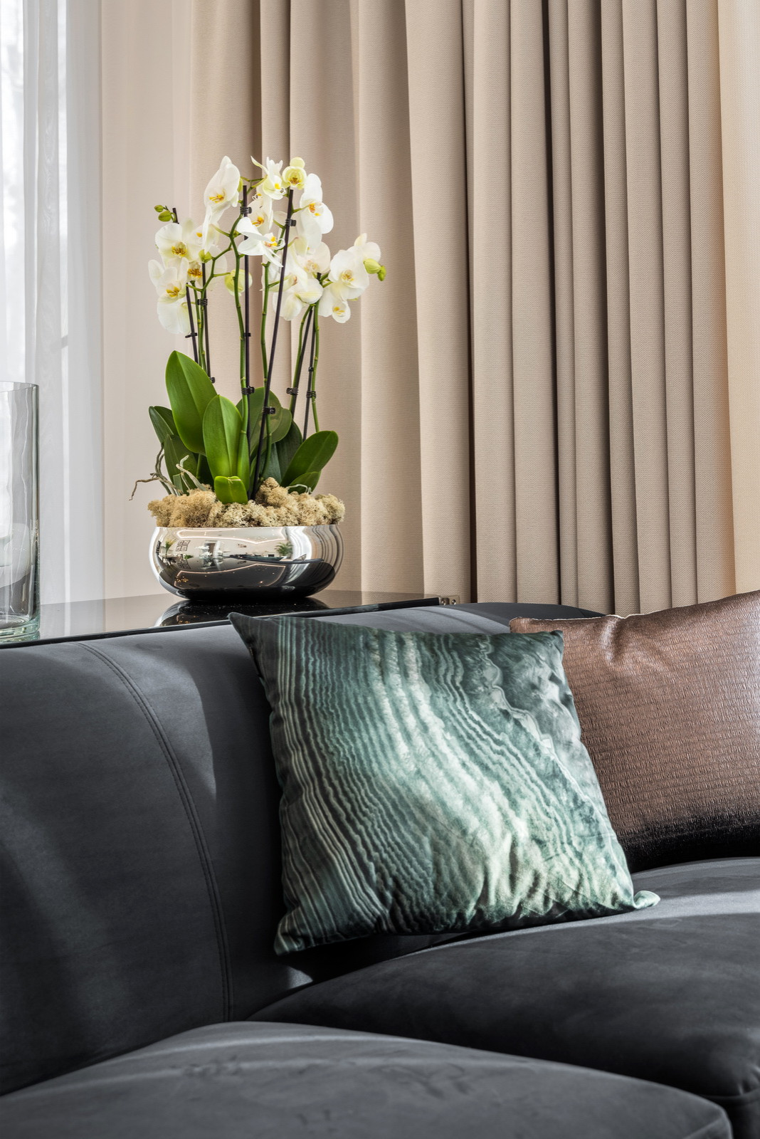 Цветочные композиции для украшения интерьеров домов, квартир и офисов.