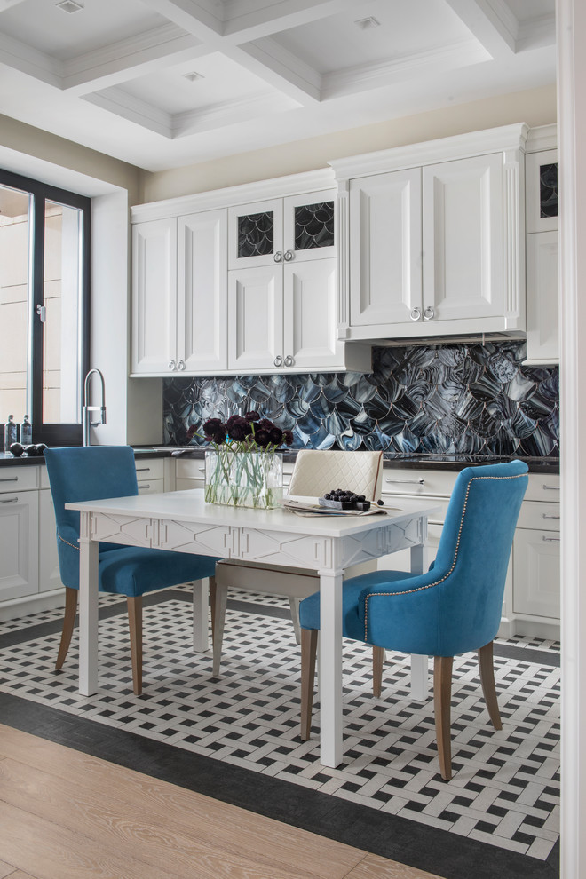 Обложка альбома: столы