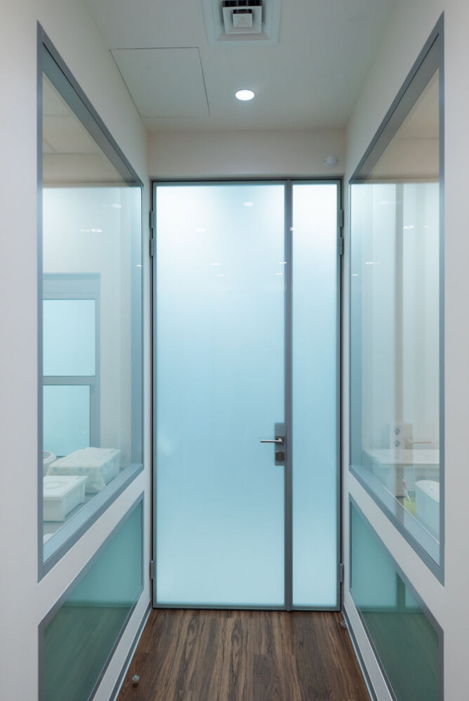 Nayada установила перегородки и двери в Upgrade Dental Clinic