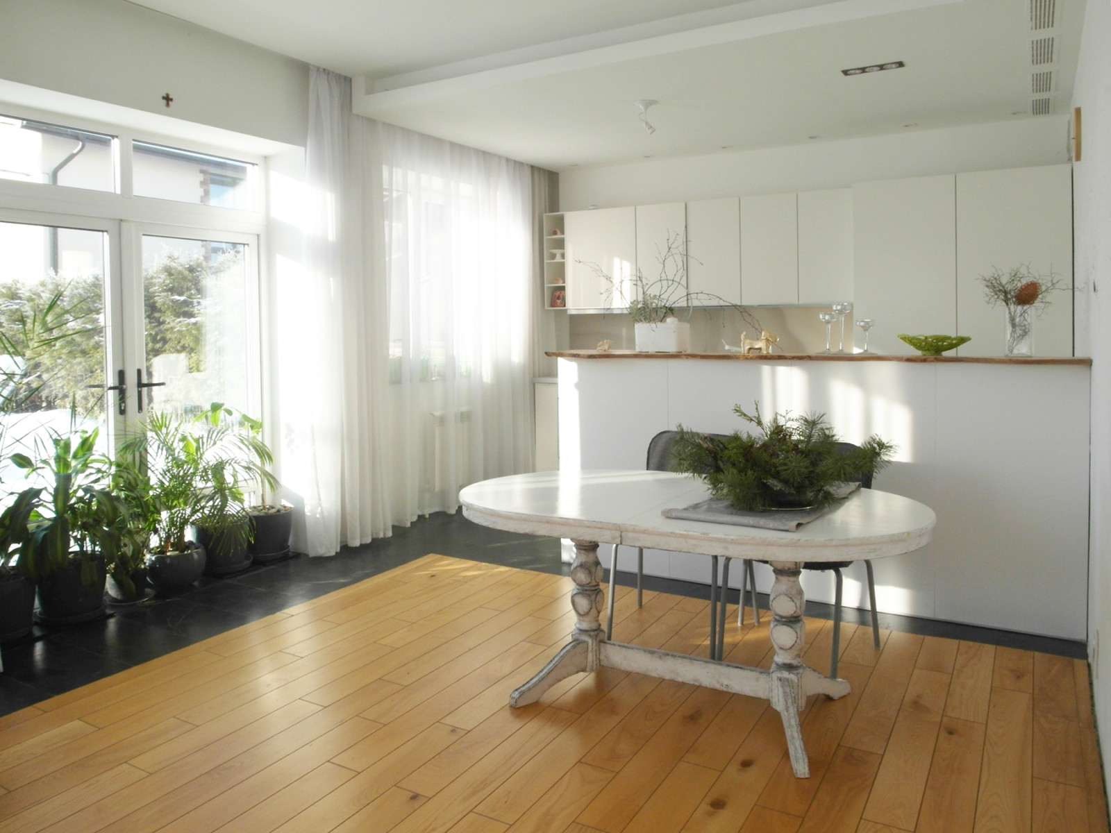 Кухня-гостиная в загородном доме