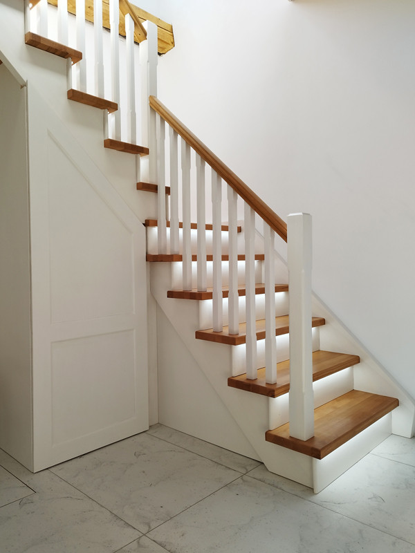 лестница с подсветкой