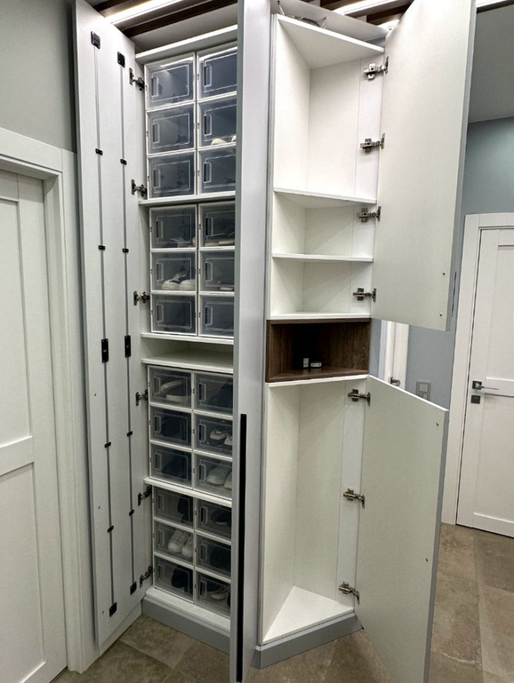 Встроенные распашные шкафы