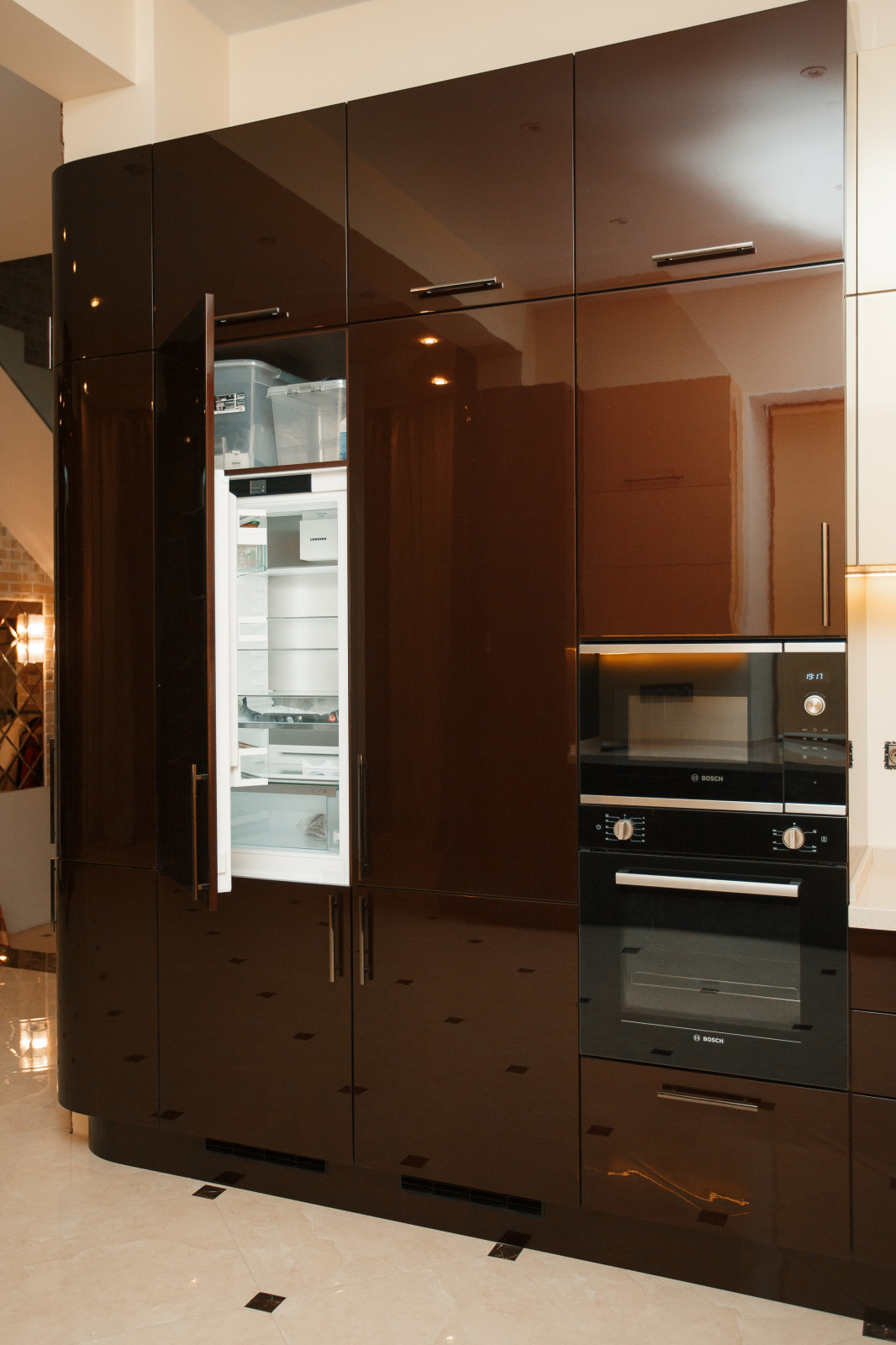 Радиусные фасады, супер-глянец