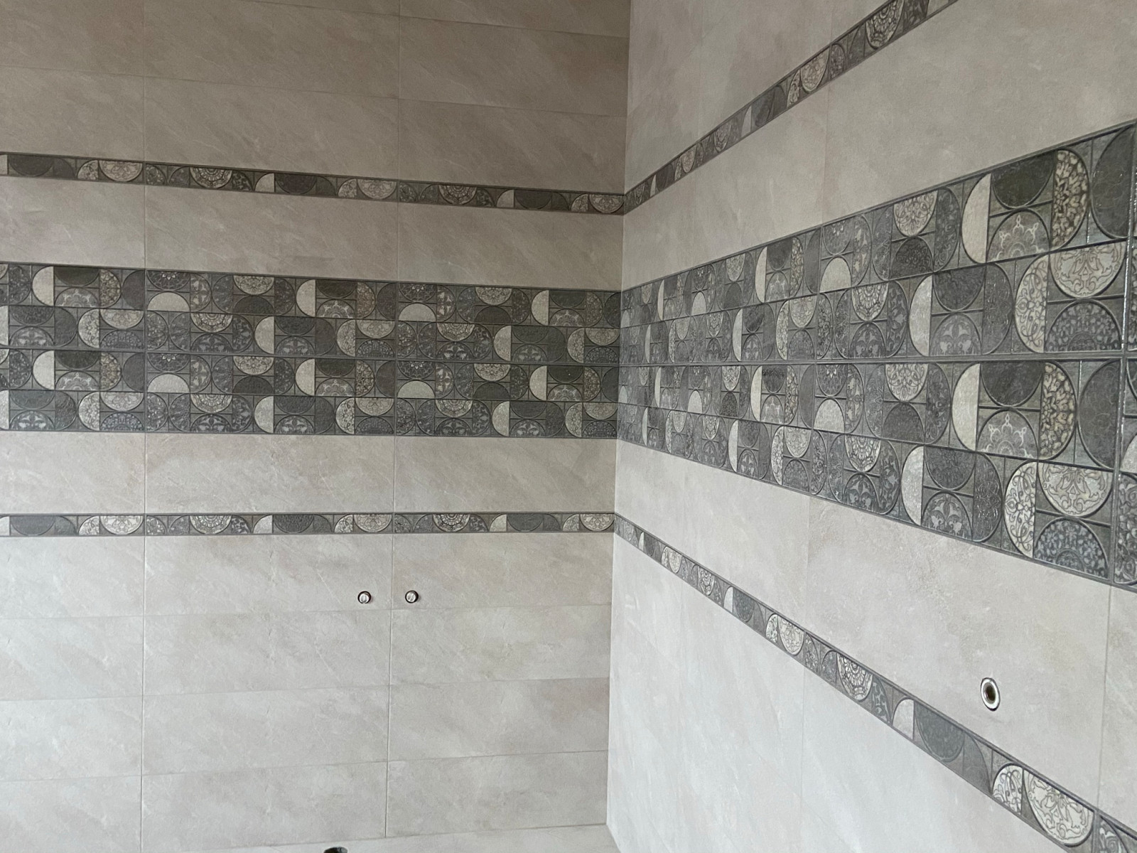 Укладка керамогранита в ваной