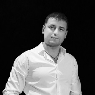 Денис Арташов