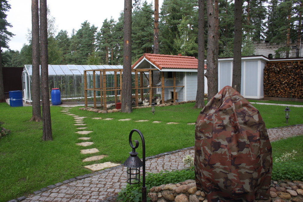 Реализация ландшафтного проекта в сосновом лесу