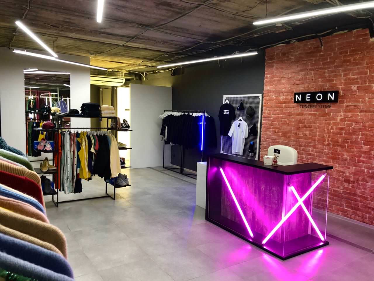Дизайн-проект + реализация концепт-магазина Neon г. Липецк
