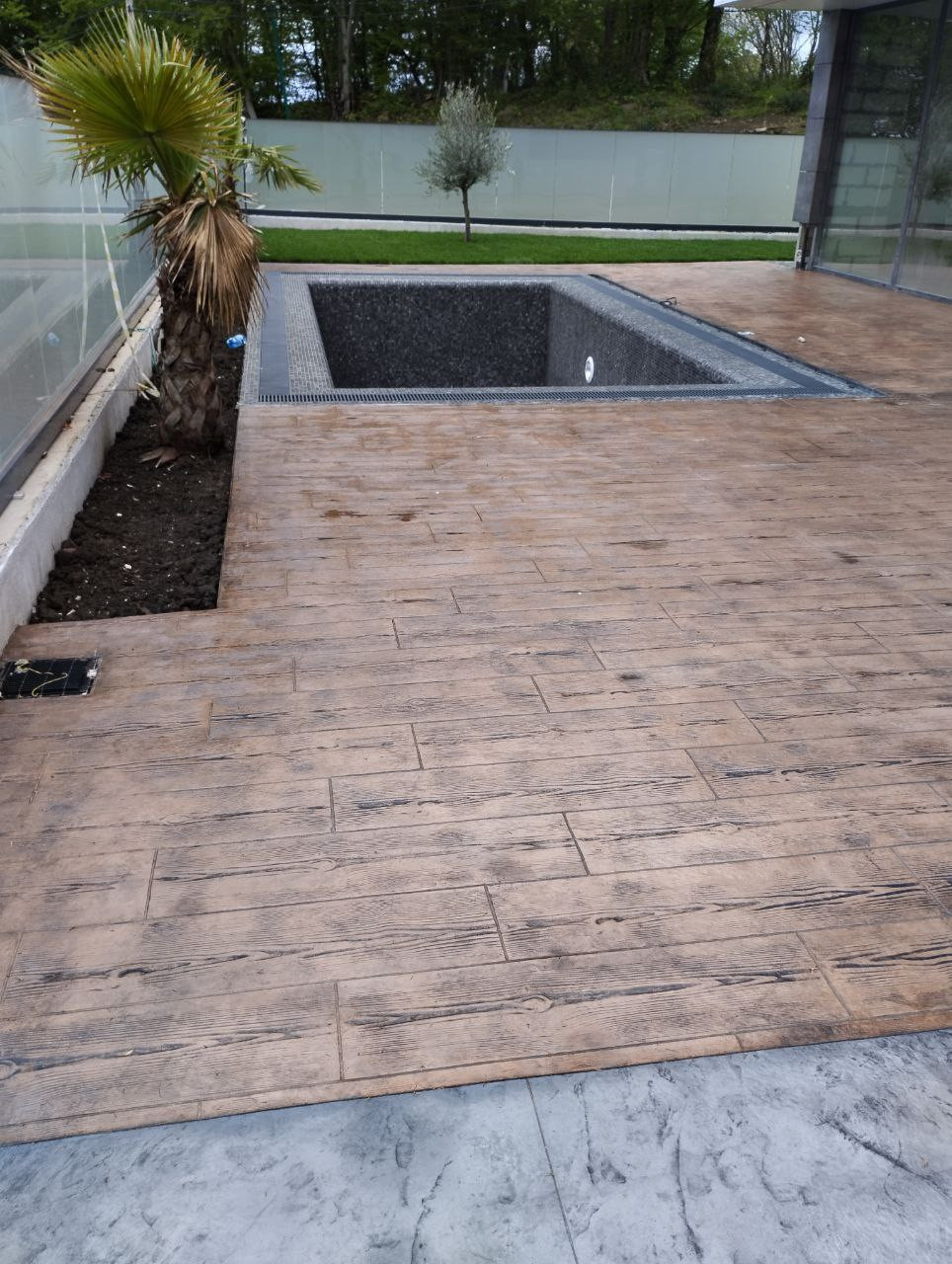 Печатный бетон, рисунок Итальянский сланец в комбинации с Доской