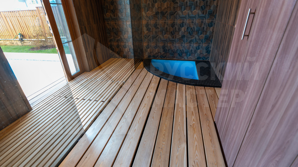 Дом в стиле шале на берегу Правдинского озера