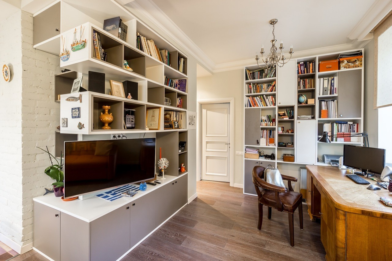 Квартира семи люстр