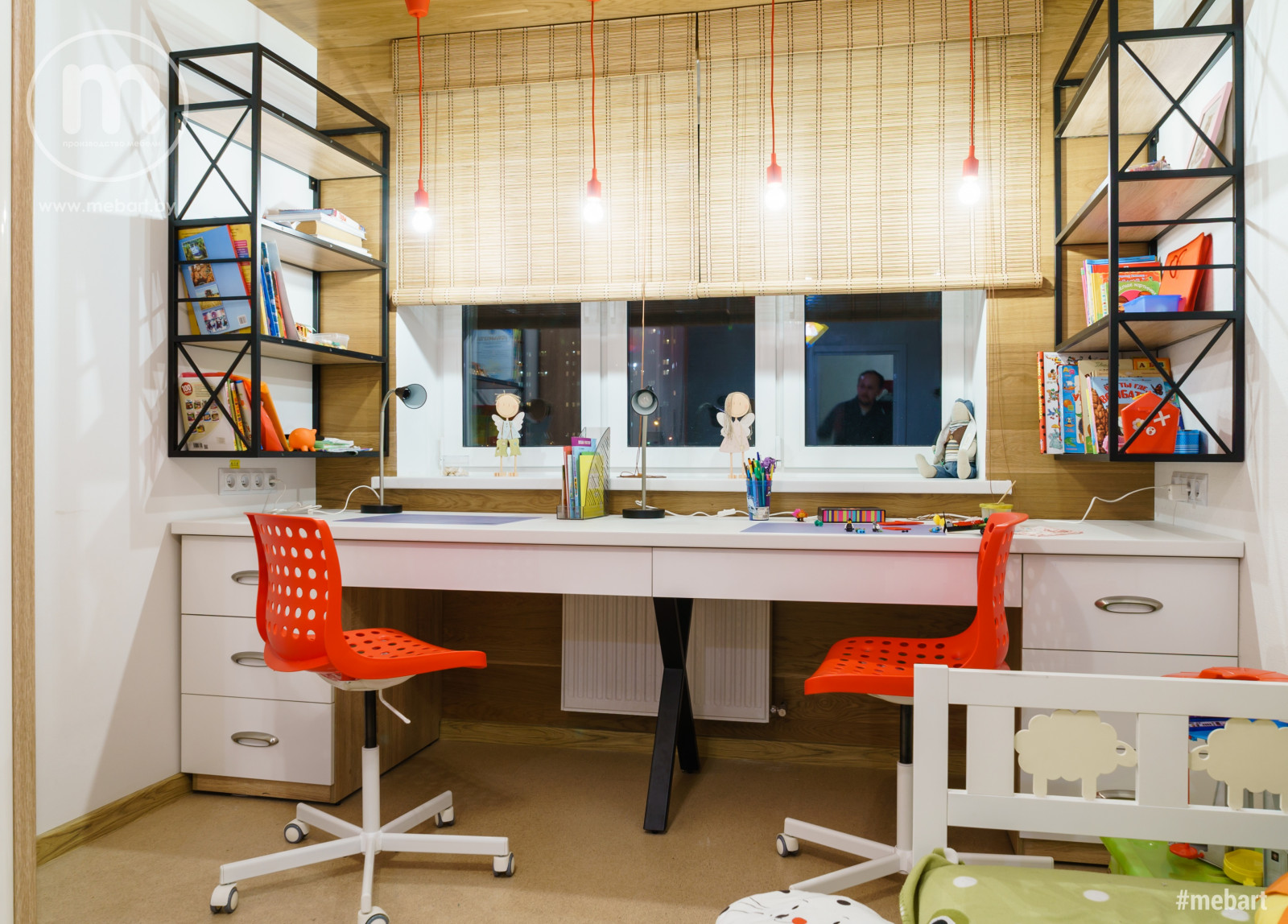 Стол для двоих детей