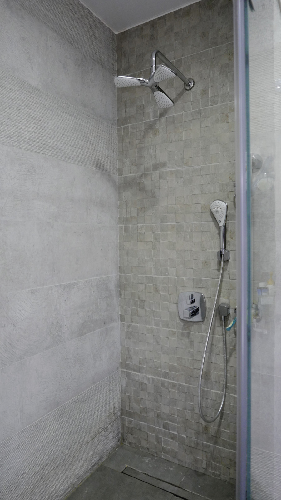 Двухкомнатная квартира для молодой пары с котом.