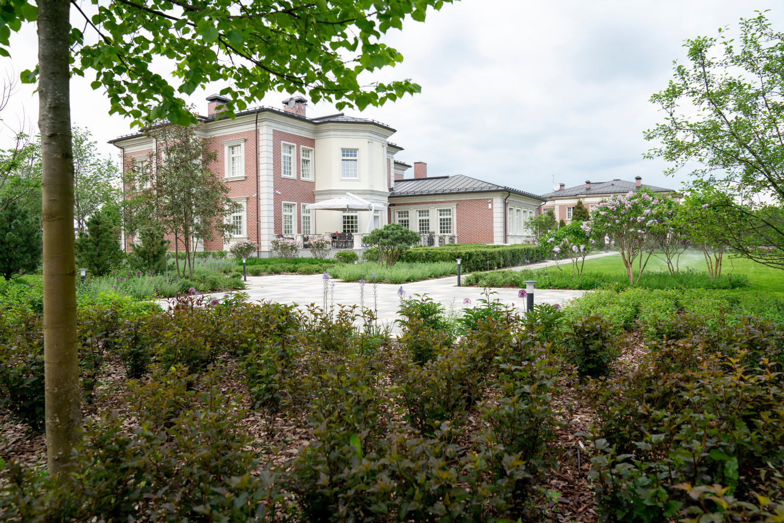 Английская неоклассика в Парквилл. 2019 г.