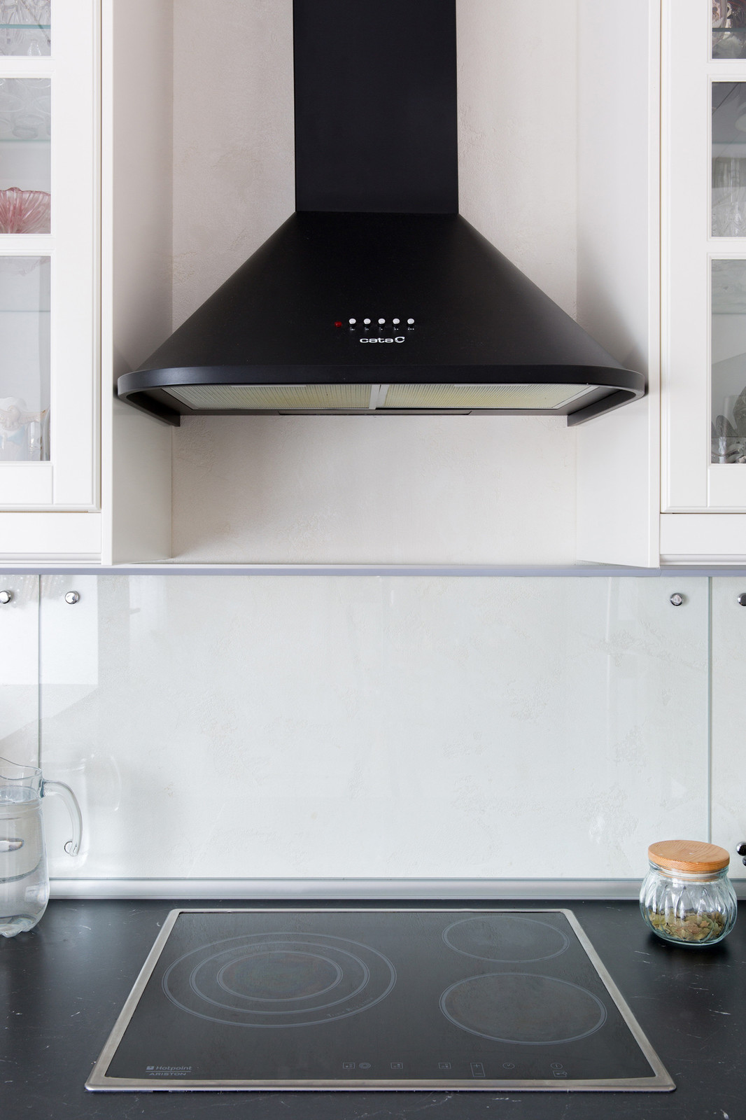 Классическая кухня-гостиная