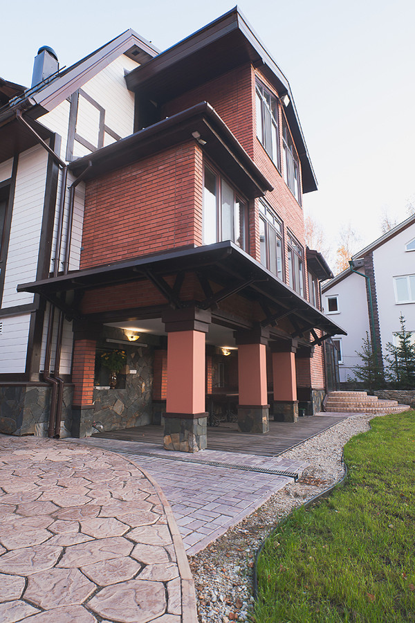 Дом на озере