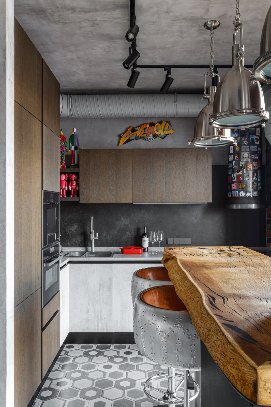 Яркий лофт для ценителя современного искусства