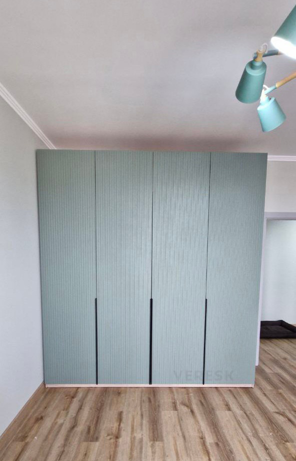 Распашные шкафы