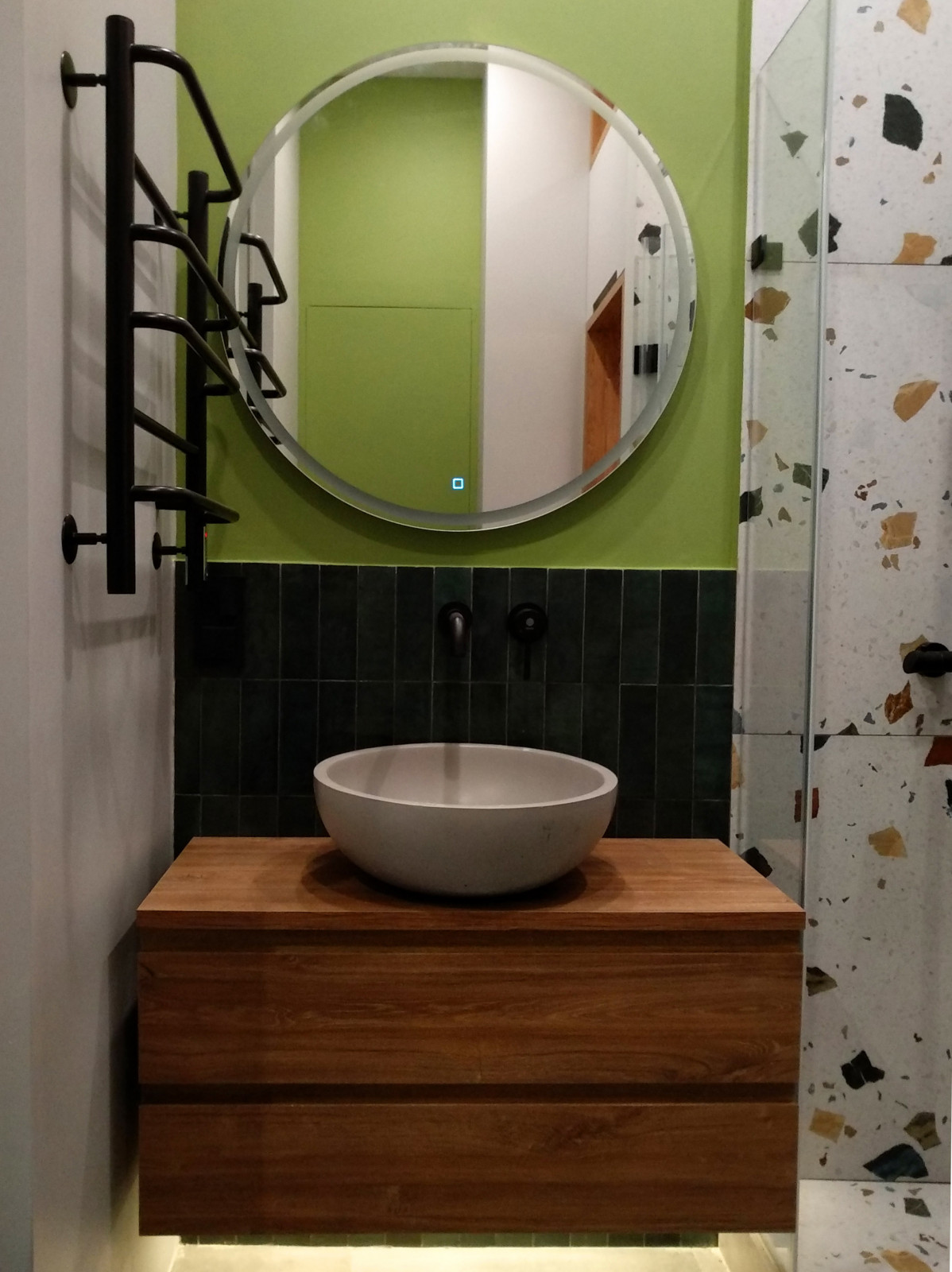 Тумба столешница под раковину в ванной