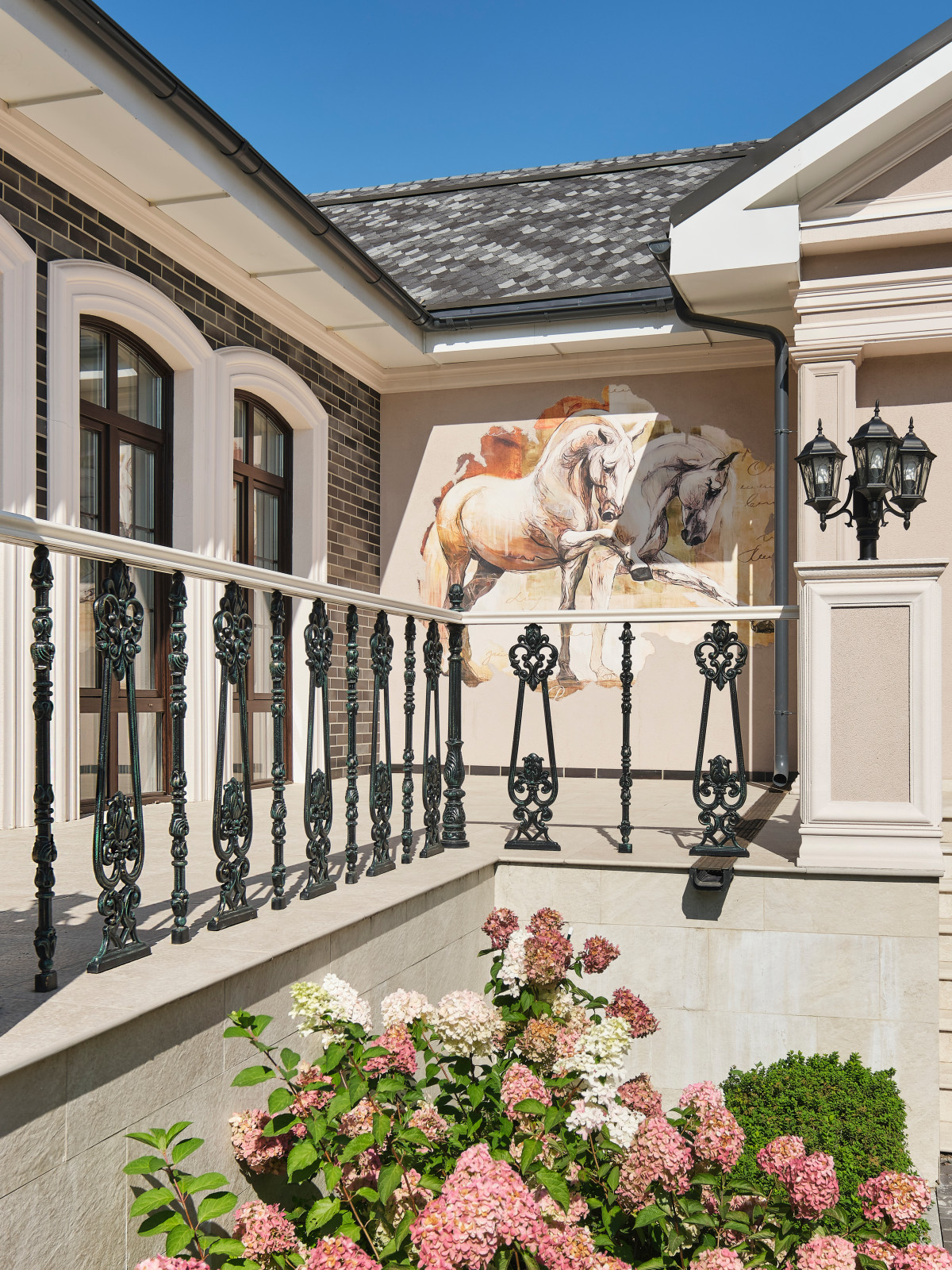 Обложка проекта: House with Horses