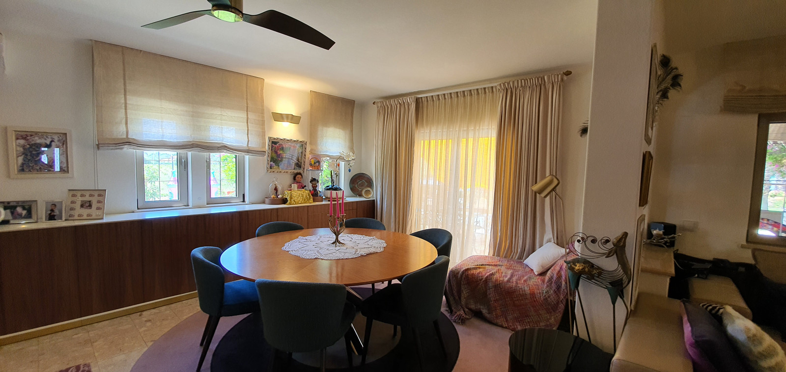 Дом с птицами