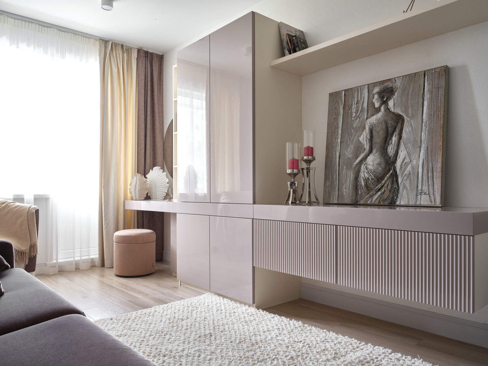 Шкаф для хранения в гостиной