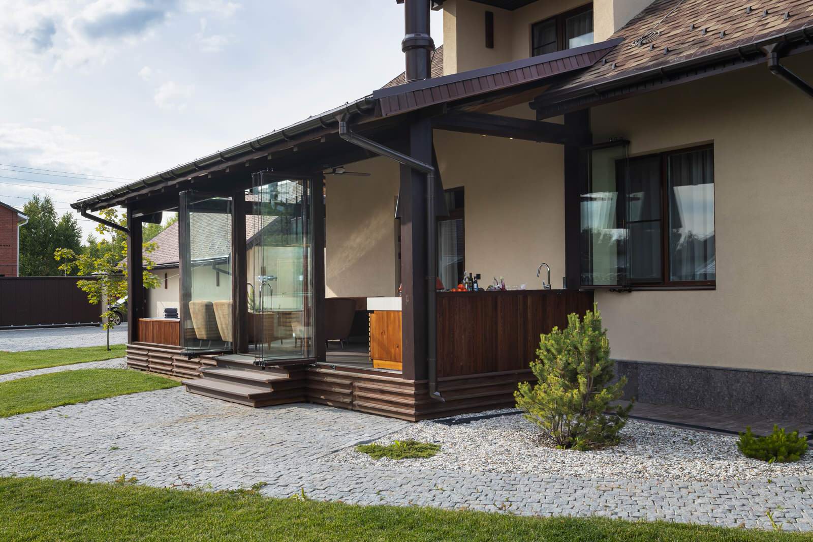 Остекленная терраса ЕЩЕ НЕМНОГО ЛЕТА