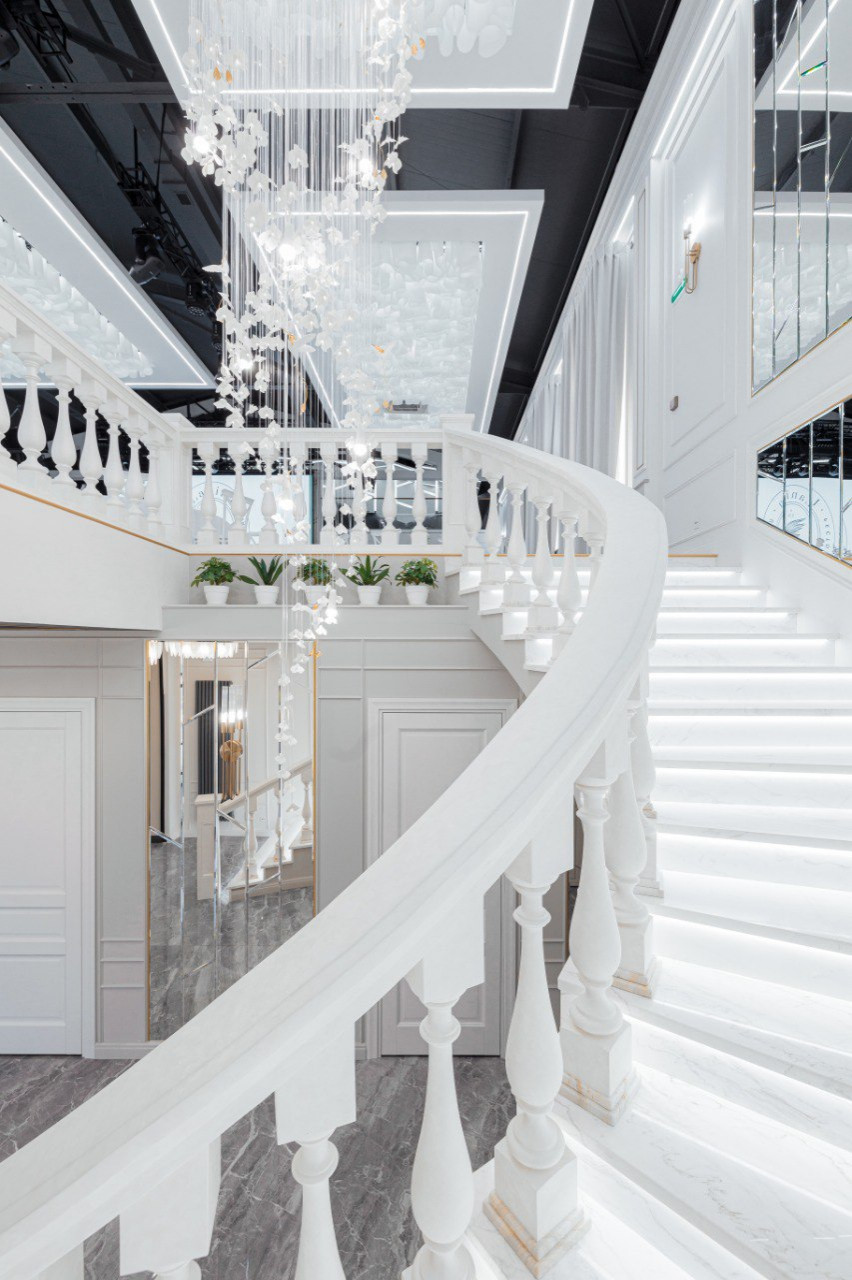 Изящный декоративный потолок в сердце Якутска