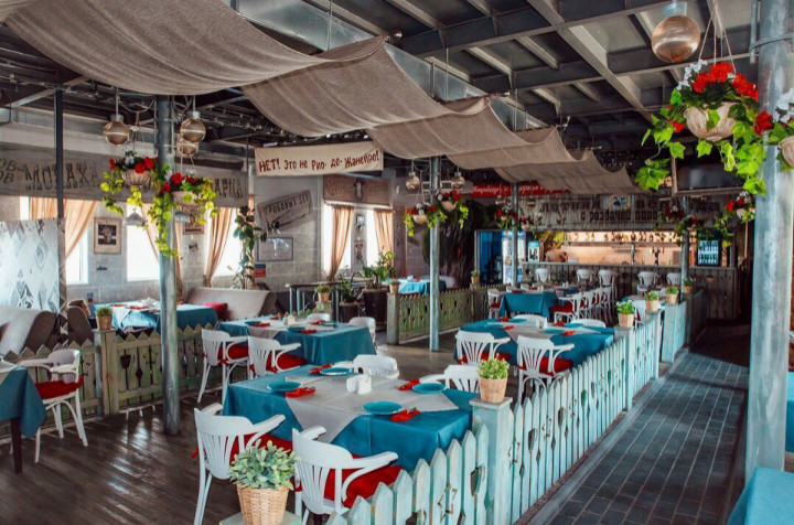 Обложка проекта: ресторан на воде