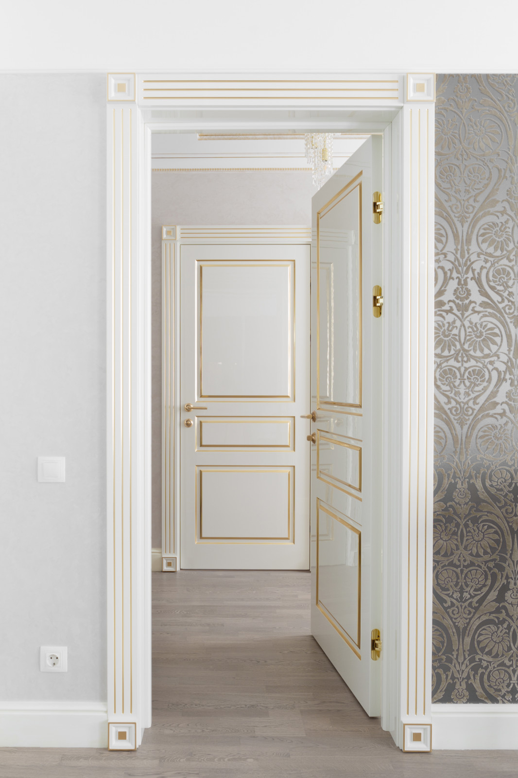 Дом с дворцовой роскошью.