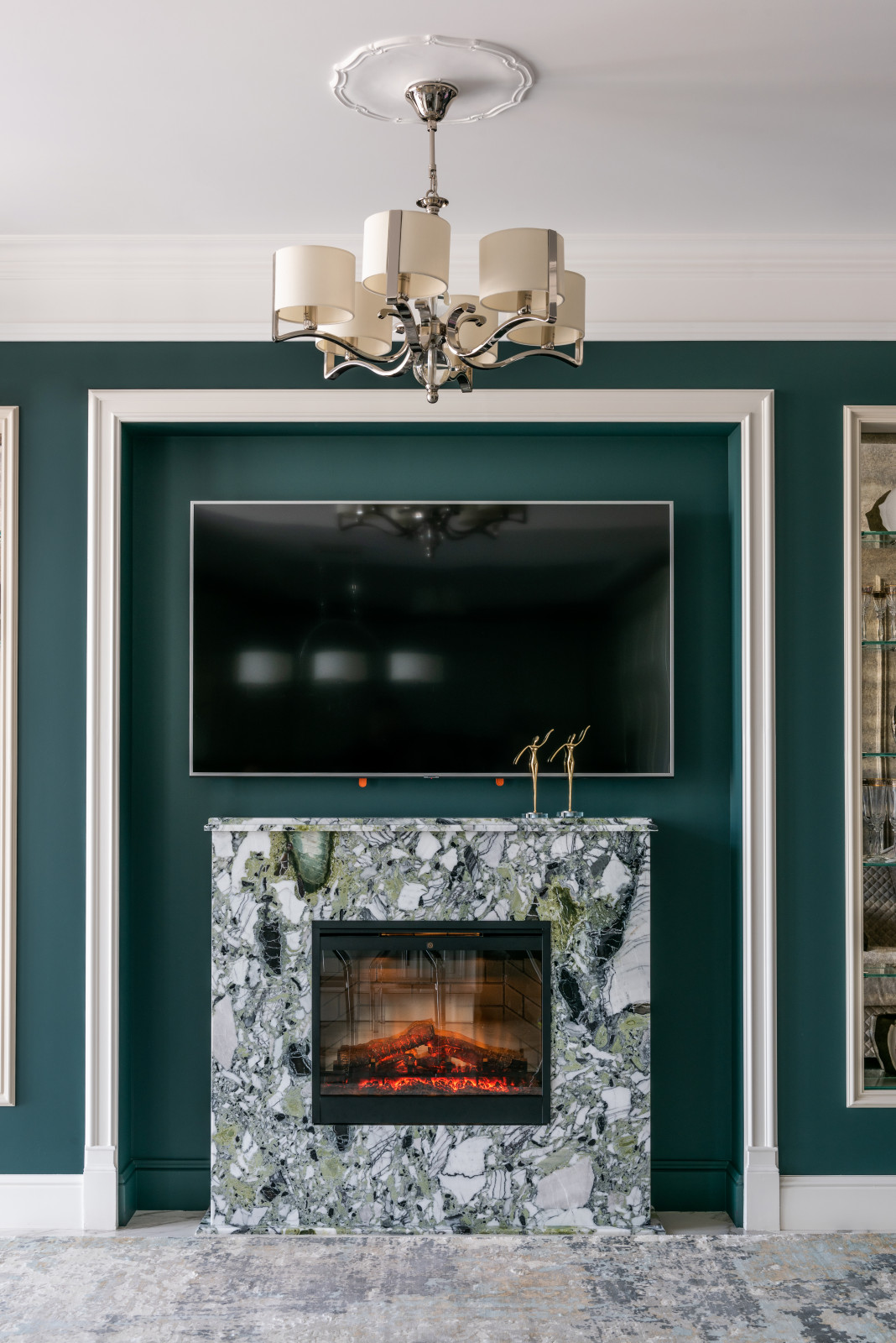 Гипсовая лепнина Аврора в проекте дизайфнера Маргариты Мельниковой