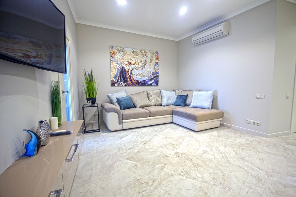 Фото: Современный и практичный интерьер