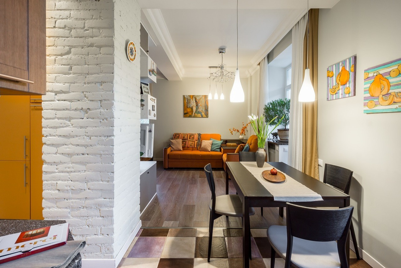 Квартира семи люстр